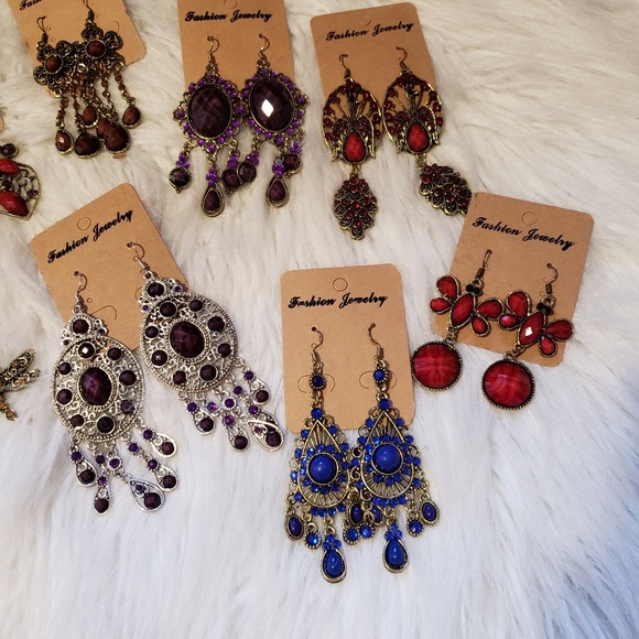 18 Pieces of Big Dangled Earrings - Picture 5 of 5